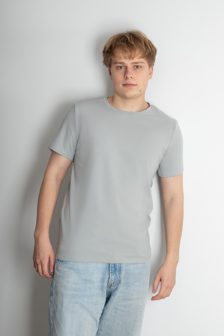 Футболка чоловіча